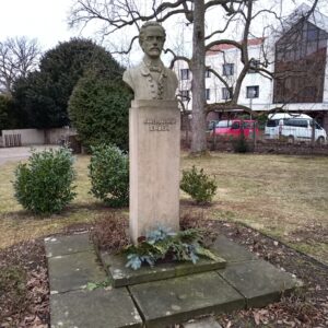 Busta Karel Jaromír Erben